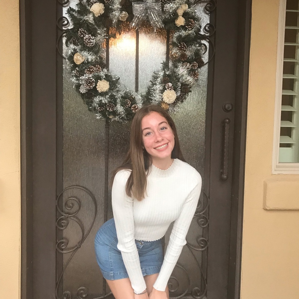 Meet your Posher, Alexis